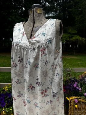 Vintage floral nightgown